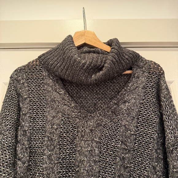 Urban Outfitters Cable Knit Cut-Out Oversized Sweater, Size S, Black - Picture 7 of 12